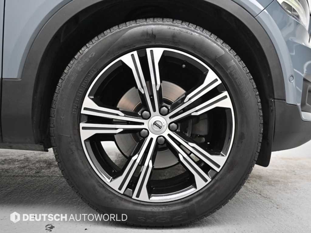 볼보 XC40 B4 AWD 인스크립션 이미지 5