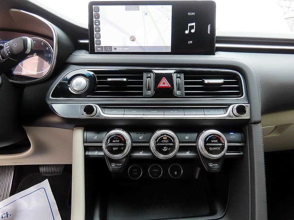 제네시스 G70 더 뉴 G70 가솔린 2.0T 2WD 이미지 13