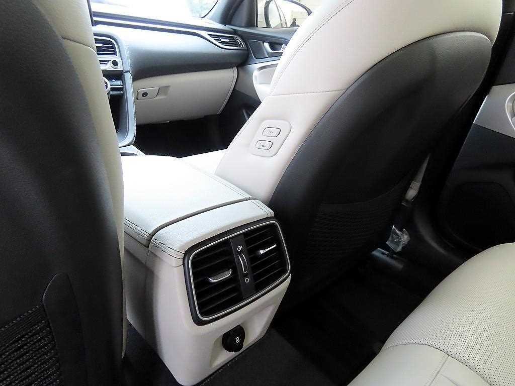 제네시스 G70 더 뉴 G70 가솔린 2.0T 2WD 이미지 16