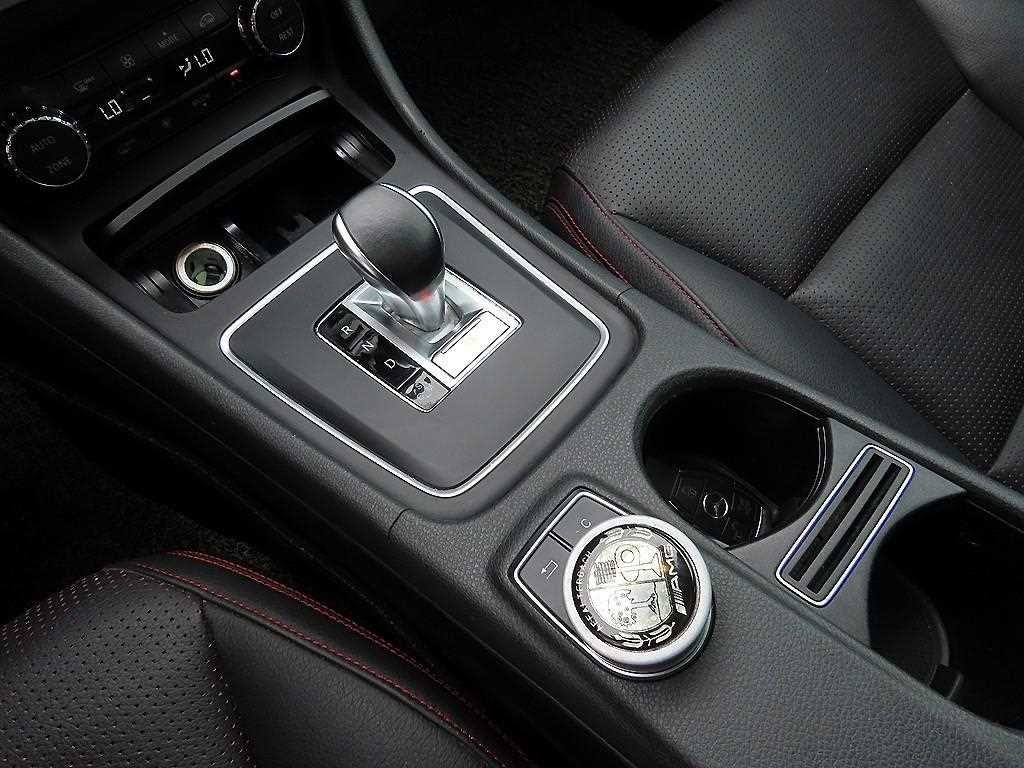 벤츠 GLA 클래스 GLA클래스 X156 GLA45 AMG 4MATIC 이미지 10