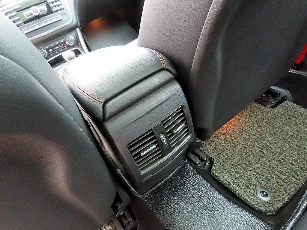 벤츠 GLA 클래스 GLA클래스 X156 GLA45 AMG 4MATIC 이미지 15