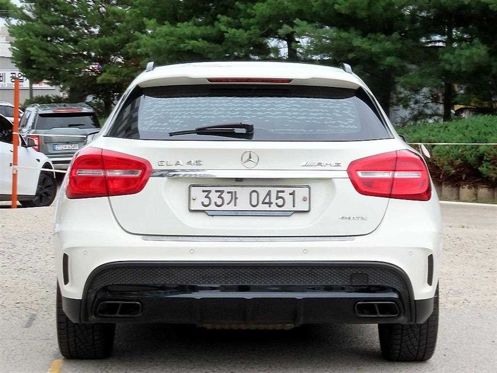 벤츠 GLA 클래스 GLA클래스 X156 GLA45 AMG 4MATIC 이미지 4