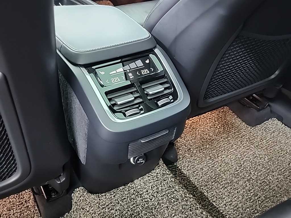 볼보 XC90 XC90 2세대 2.0 D5 AWD 인스크립션 이미지 13