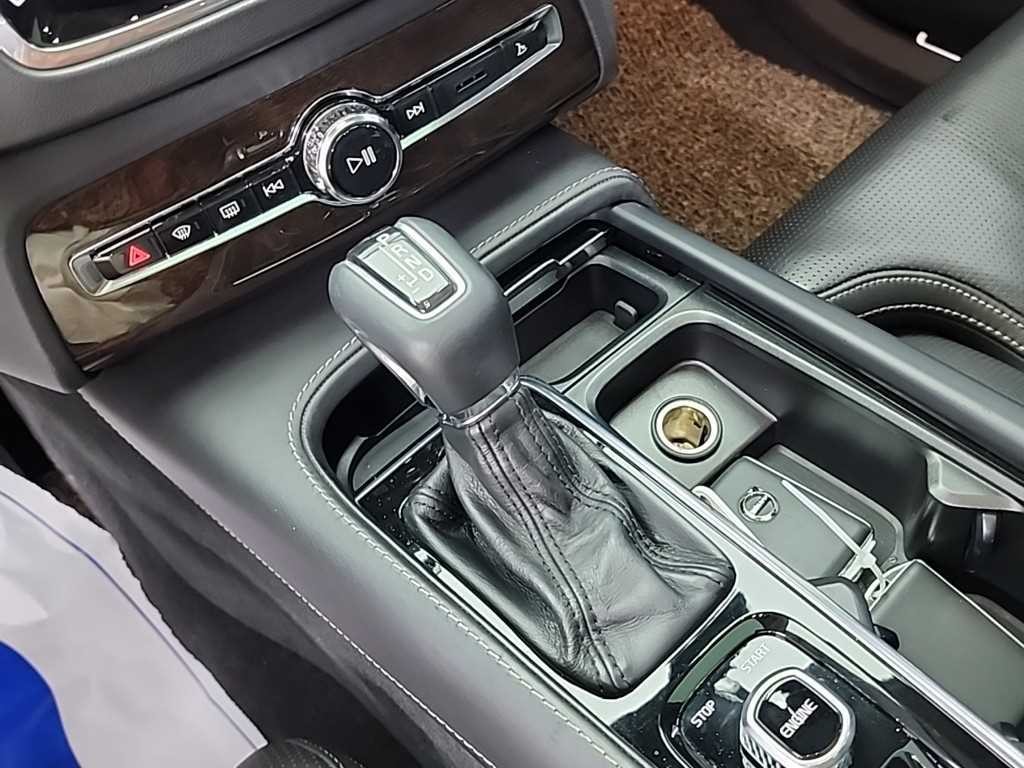 볼보 XC90 XC90 2세대 2.0 D5 AWD 인스크립션 이미지 8