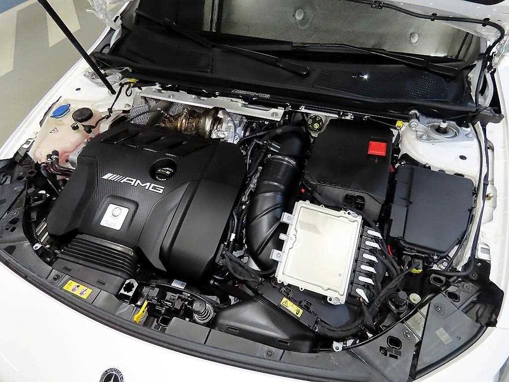 벤츠 A 클래스 A클래스 W177 AMG A45 4MATIC+ 해치백 이미지 19