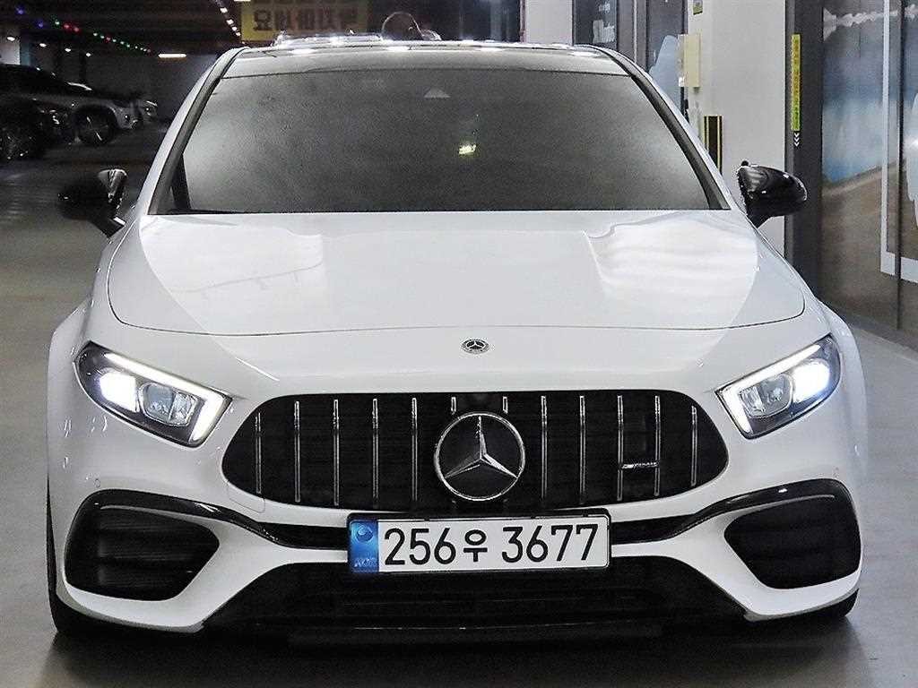 벤츠 A 클래스 A클래스 W177 AMG A45 4MATIC+ 해치백 이미지 2