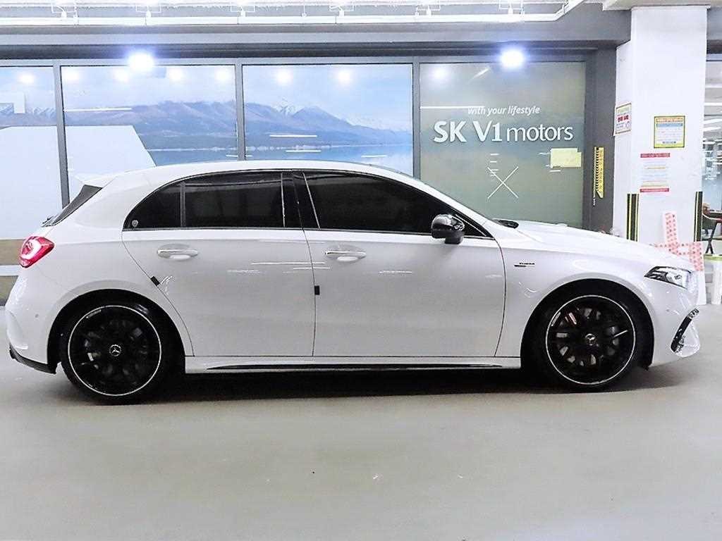 벤츠 A 클래스 A클래스 W177 AMG A45 4MATIC+ 해치백 이미지 3