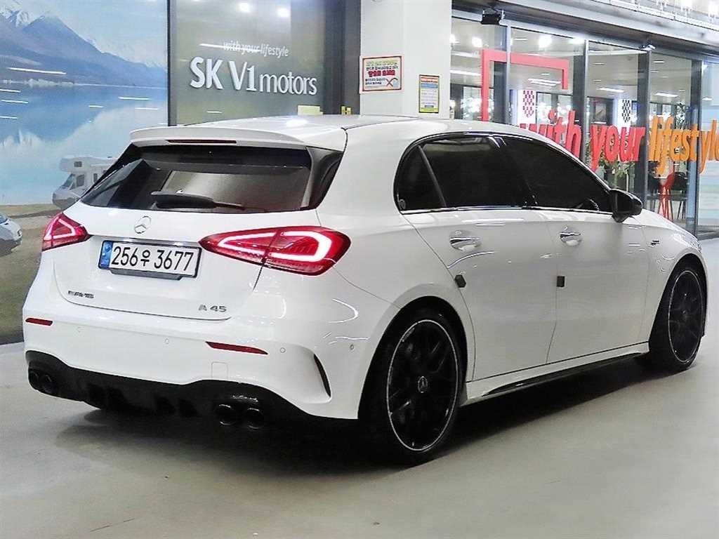 벤츠 A 클래스 A클래스 W177 AMG A45 4MATIC+ 해치백 이미지 4