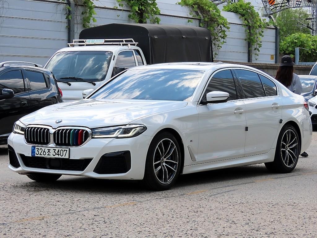 BMW 5시리즈 5시리즈 (G30) 520i M 스포츠 이미지 2