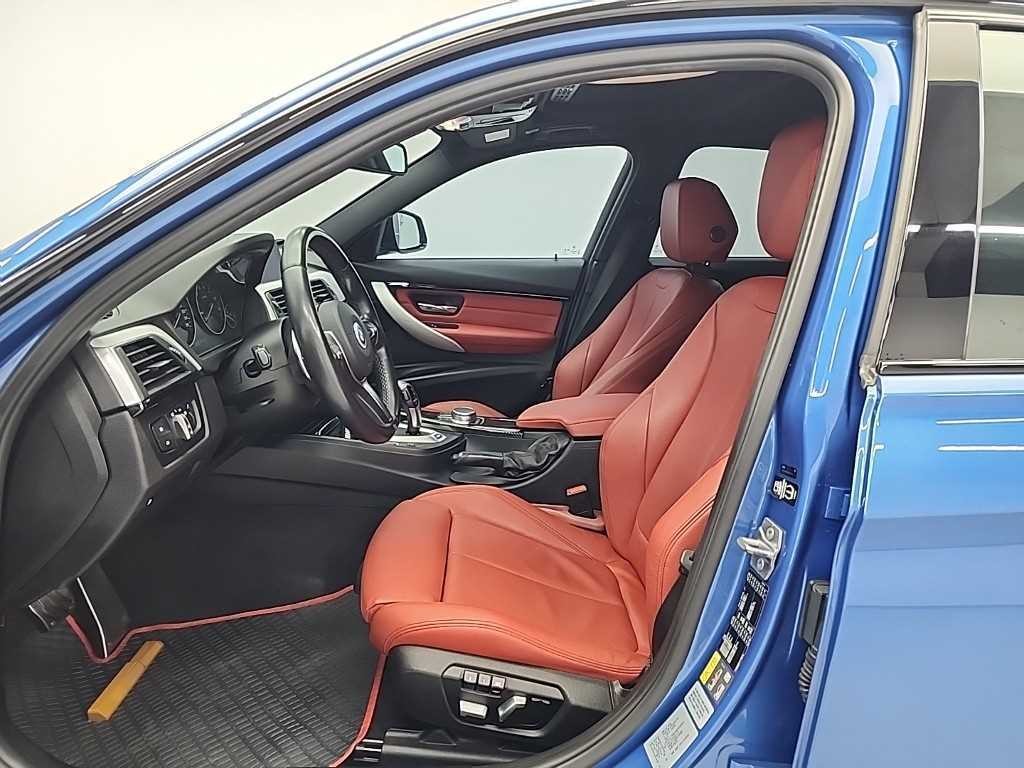 BMW 3시리즈 3시리즈 (F30) 330e i퍼포먼스 M 스포츠 이미지 11