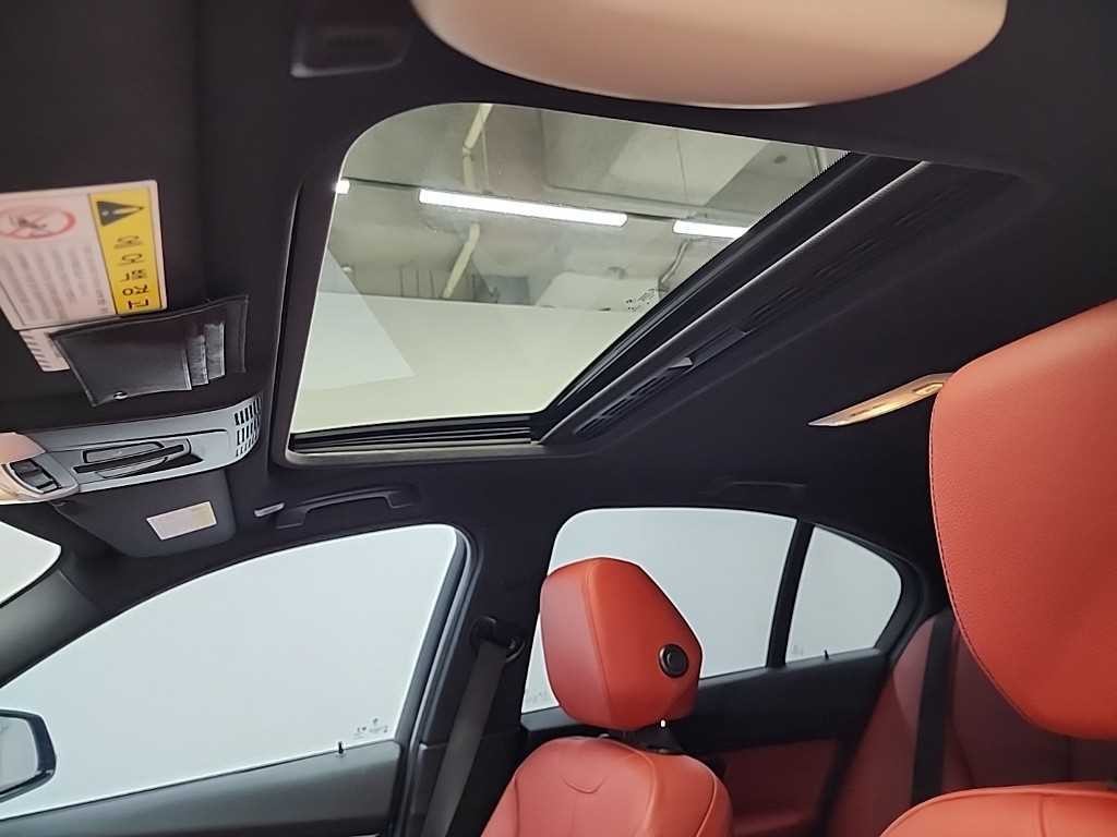 BMW 3시리즈 3시리즈 (F30) 330e i퍼포먼스 M 스포츠 이미지 14