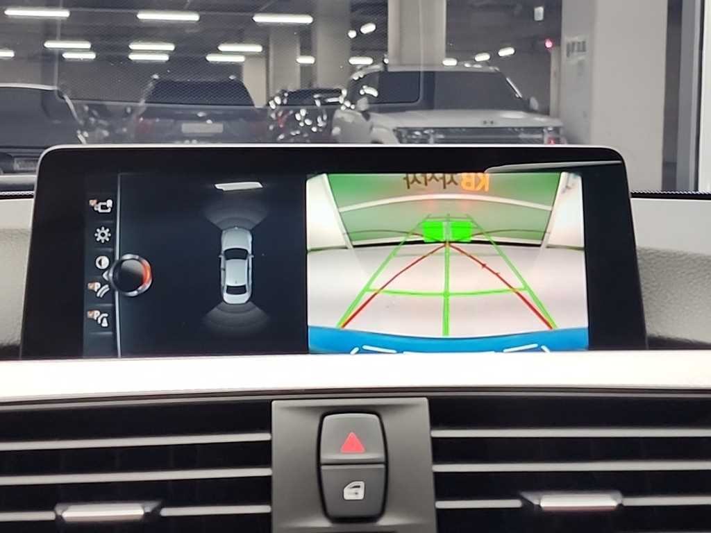 BMW 3시리즈 3시리즈 (F30) 330e i퍼포먼스 M 스포츠 이미지 16