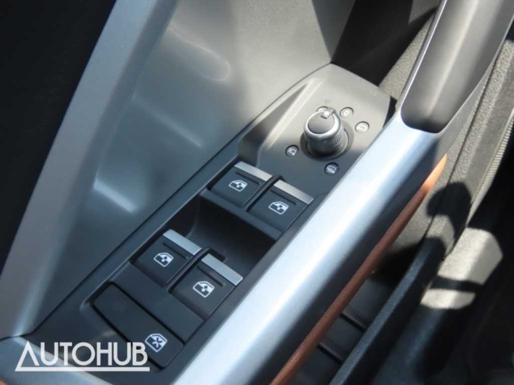 아우디 Q3 Q3 (F3) 40 TFSI 콰트로 이미지 12