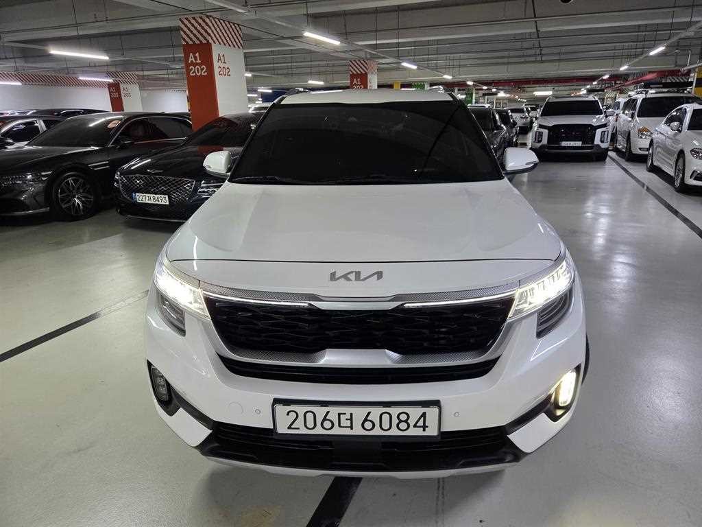 기아 셀토스 가솔린 1.6 터보 2WD 시그니처 이미지 2