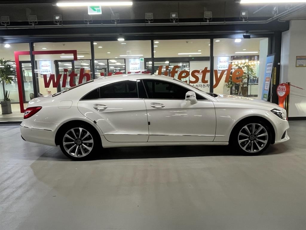 벤츠 CLS 클래스 CLS클래스 W218 CLS 250 d 4MATIC 이미지 3