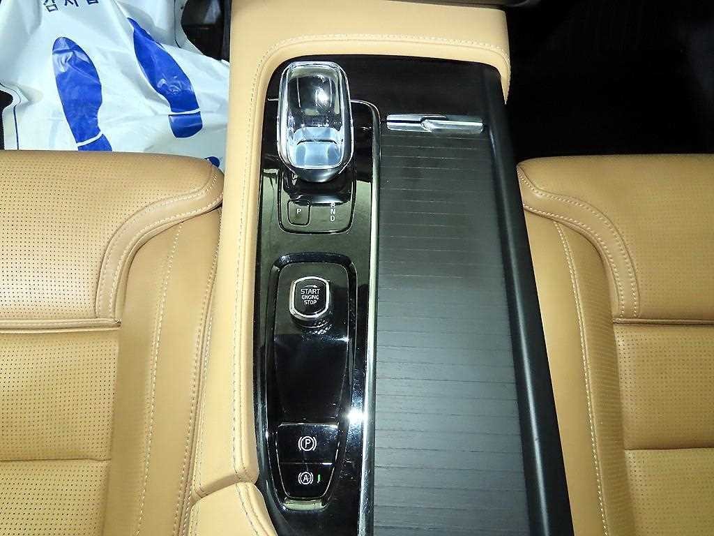 볼보 XC90 XC90 2세대 2.0 B6 AWD 인스크립션 이미지 12