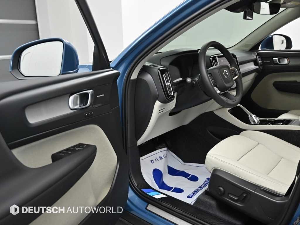 볼보 XC40 B4 AWD 울트라 브라이트 이미지 11