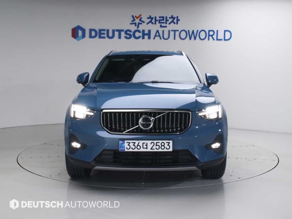 볼보 XC40 B4 AWD 울트라 브라이트 이미지 3