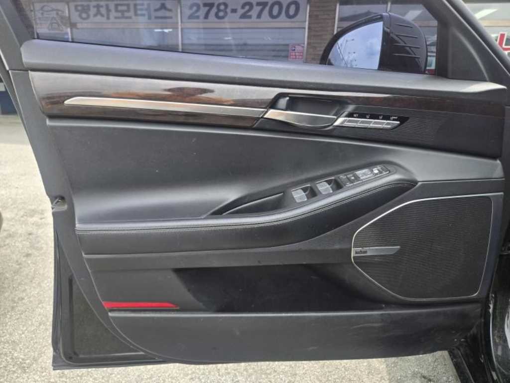 제네시스 EQ900 3.8 GDI AWD 프리미엄 럭셔리 이미지 8