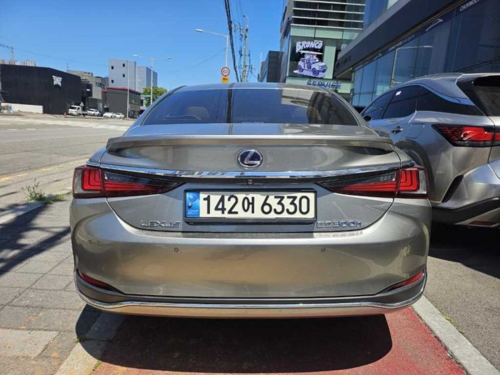 렉서스 ES ES300h 7세대 이그제큐티브 이미지 2