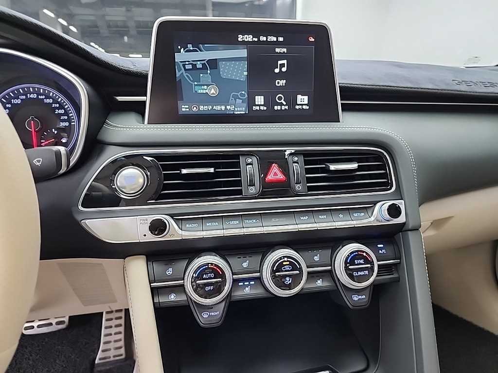 제네시스 G70 2.0T AWD 스포츠 패키지 이미지 10