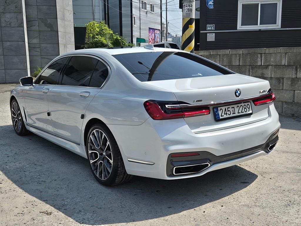BMW 7시리즈 7시리즈 (G11) 740Li xDrive M SPORT 스포츠 이미지 3