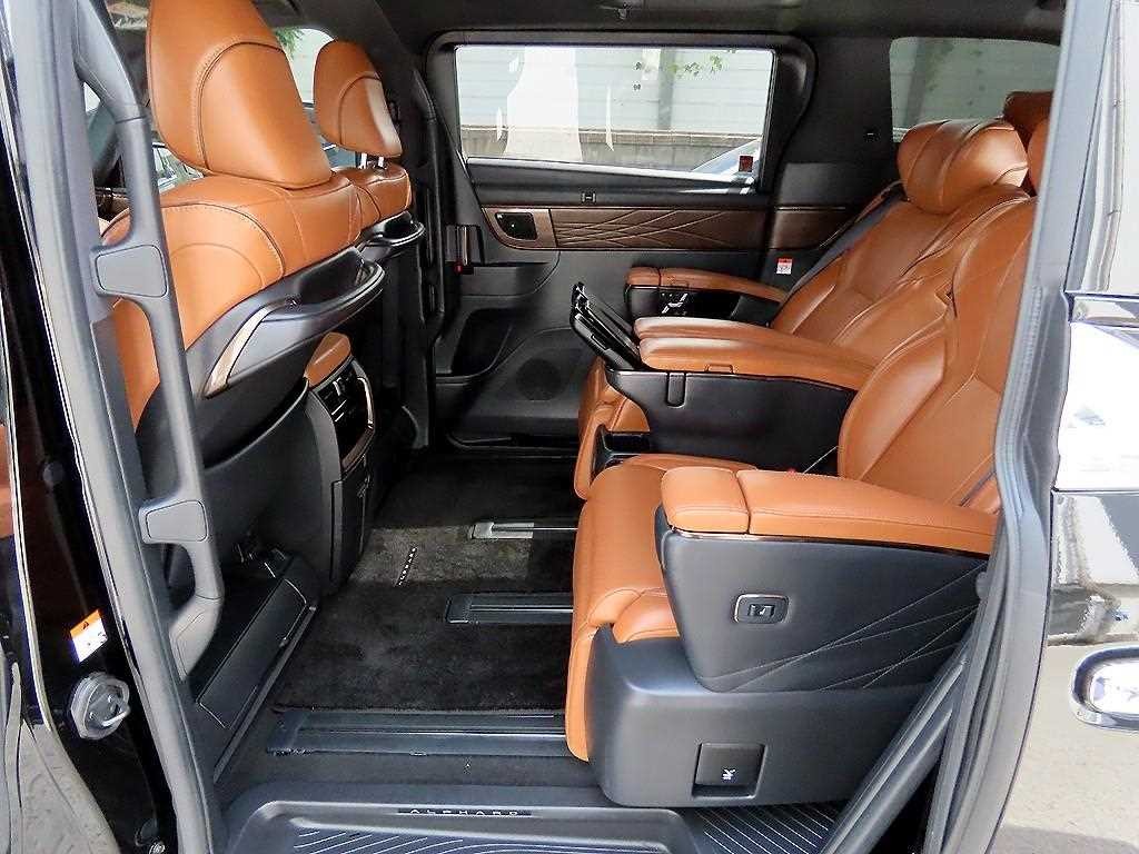 토요타 알파드 알파드 4세대 2.5 HEV AWD 이미지 6