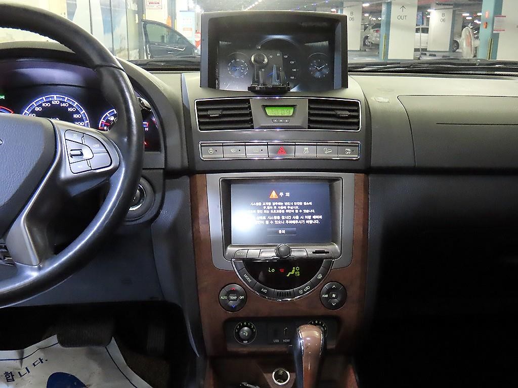 KG모빌리티(쌍용) 렉스턴 렉스턴W 2.2 4WD RX7 프레스티지 이미지 11