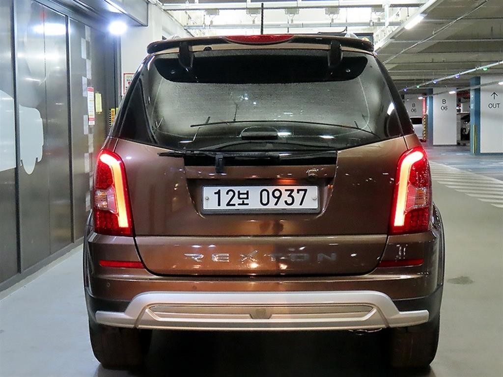 KG모빌리티(쌍용) 렉스턴 렉스턴W 2.2 4WD RX7 프레스티지 이미지 5