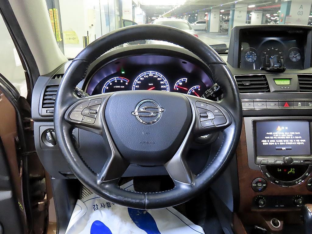 KG모빌리티(쌍용) 렉스턴 렉스턴W 2.2 4WD RX7 프레스티지 이미지 8