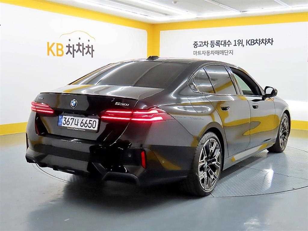 BMW 5시리즈 5시리즈 (G60) 530i xDrive M 스포츠 프로 스페셜 에디션 이미지 3