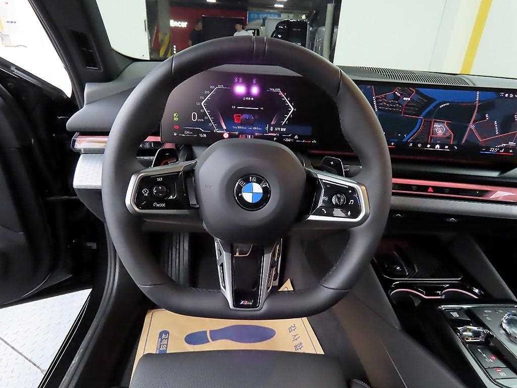 BMW 5시리즈 5시리즈 (G60) 530i xDrive M 스포츠 프로 스페셜 에디션 이미지 9