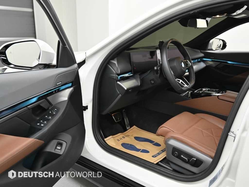 BMW 5시리즈 5시리즈 (G60) 530i xDrive M 스포츠 이미지 11