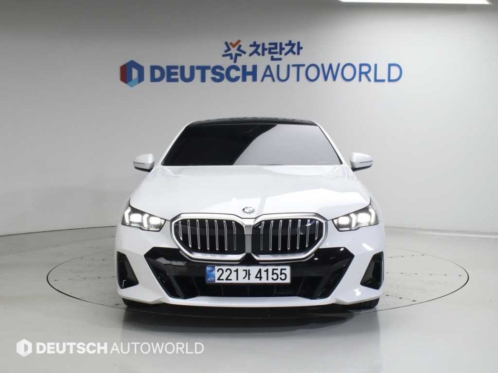 BMW 5시리즈 5시리즈 (G60) 530i xDrive M 스포츠 이미지 3