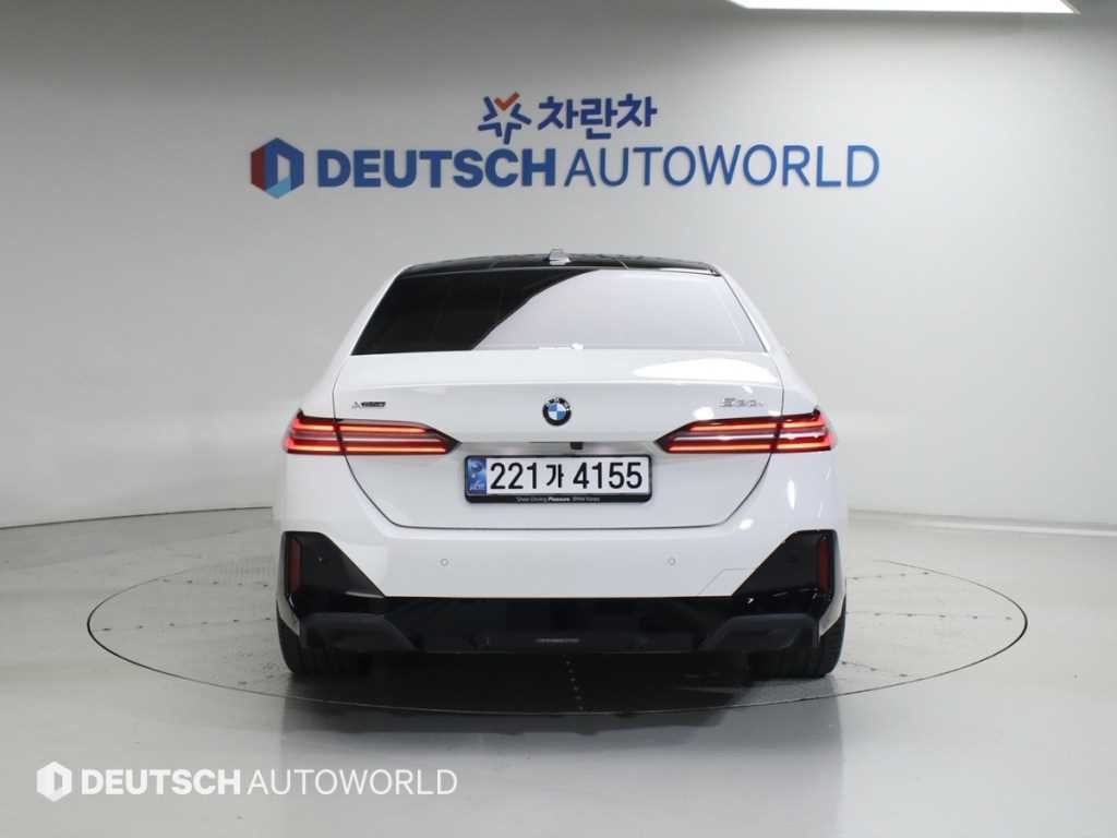 BMW 5시리즈 5시리즈 (G60) 530i xDrive M 스포츠 이미지 4