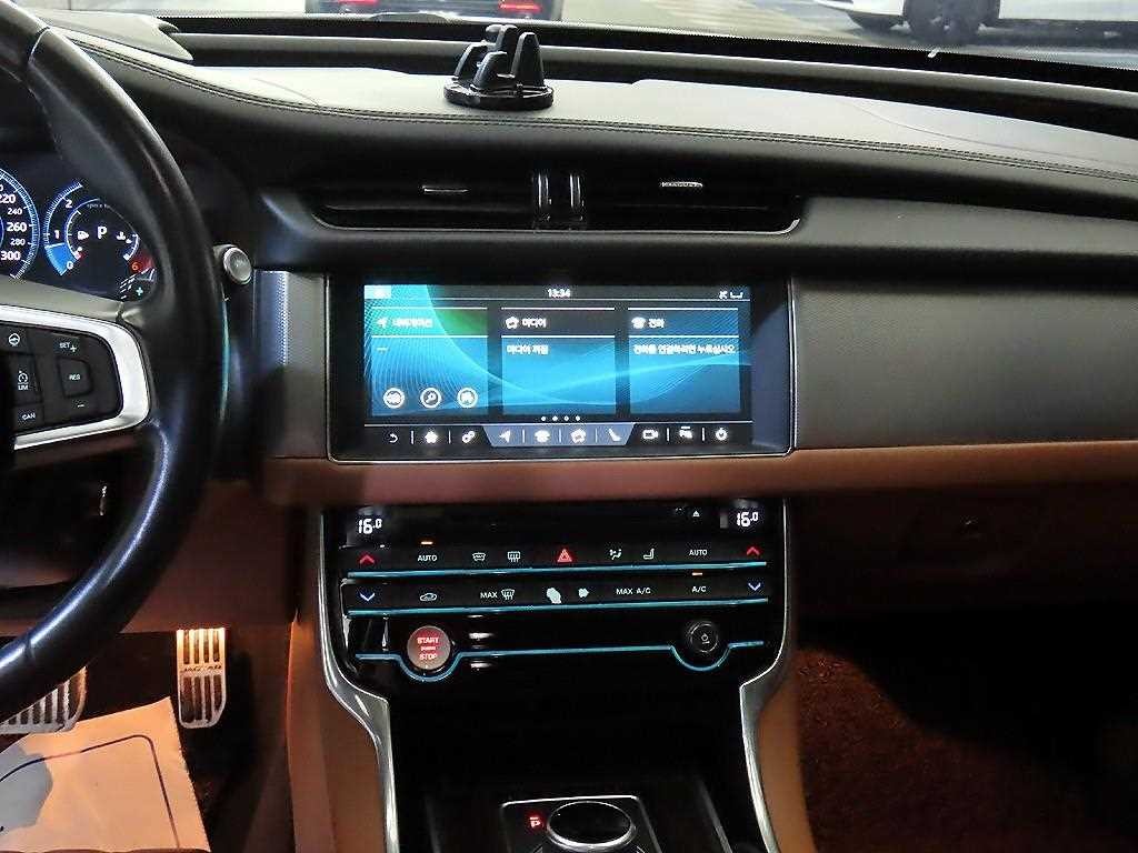 재규어 XF XF(X260) 2.0D 프레스티지 이미지 11