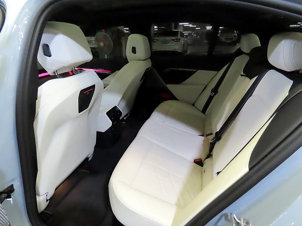 BMW 5시리즈 5시리즈 (G60) 520i 스페셜 에디션 이미지 7