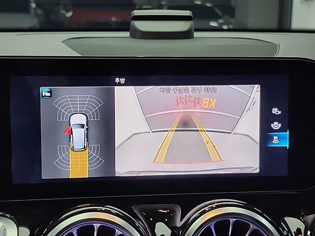 벤츠 GLB 클래스 GLB클래스 X247 AMG GLB 35 4MATIC 이미지 16