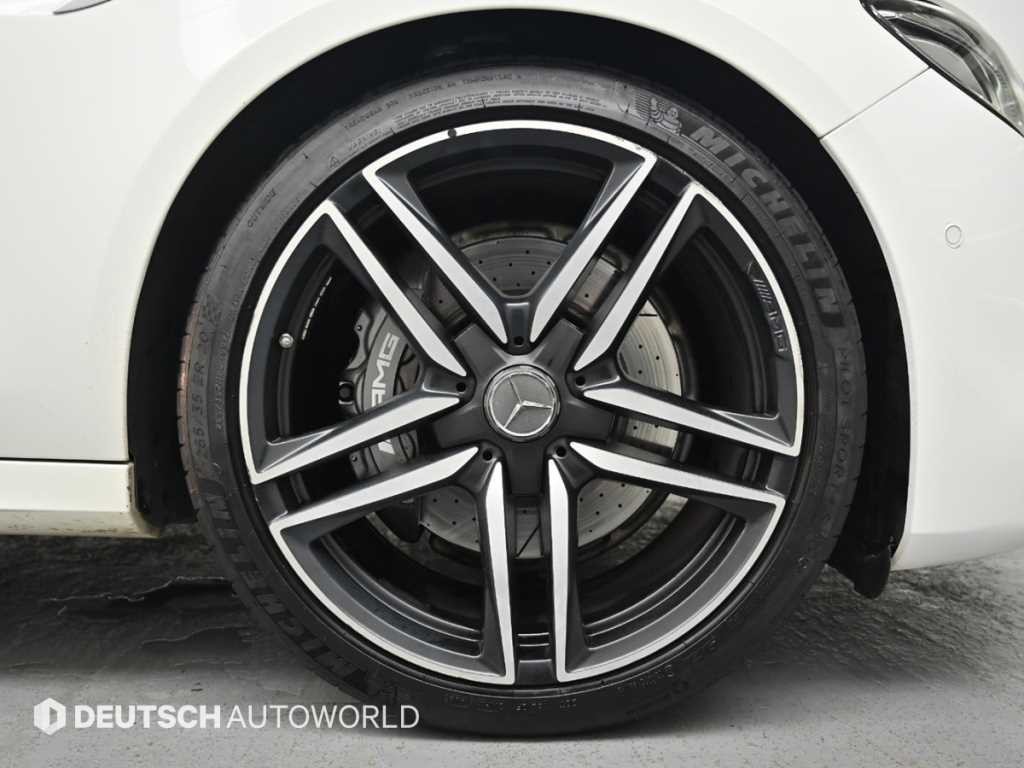 벤츠 E 클래스 E-클래스 W213 E63 AMG 4MATIC+ 이미지 5