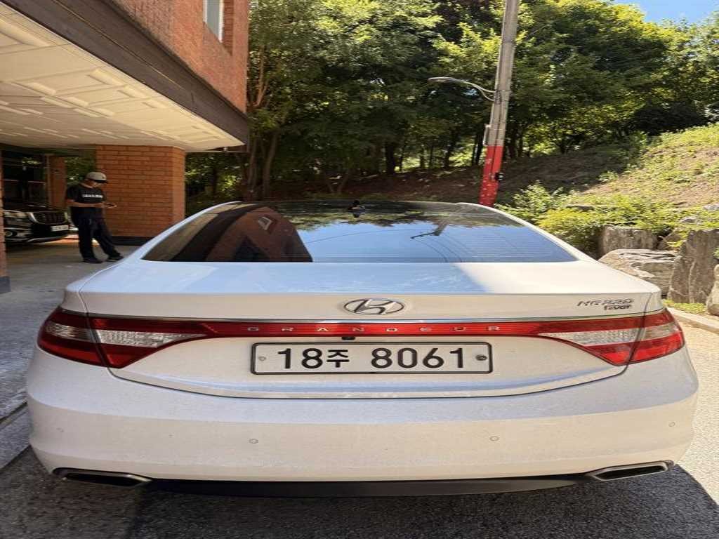 현대 그랜저 그랜저 HG HG220 PREMIUM 이미지 2