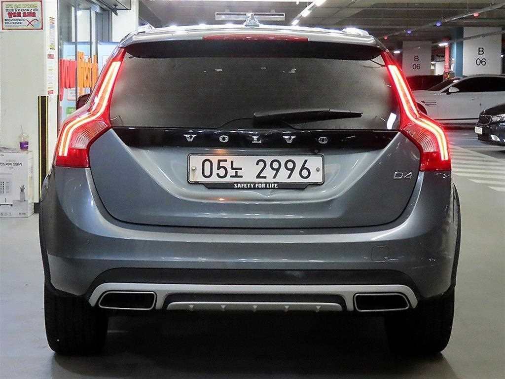볼보 V60 V60 크로스컨트리 2.0 D4 이미지 5