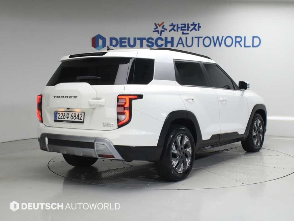 KG모빌리티(쌍용) 토레스 더 뉴 토레스 하이브리드 T5 2WD 이미지 4