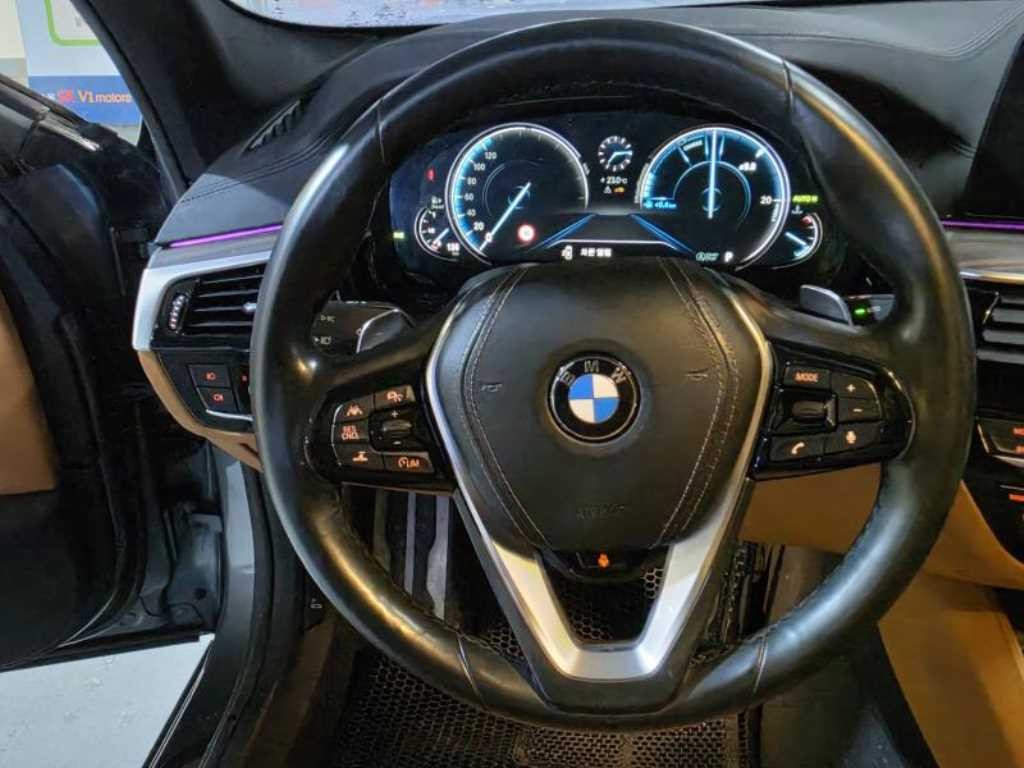 BMW 5시리즈 5시리즈 (G30) 520d xDrive M 스포츠 플러스 이미지 7
