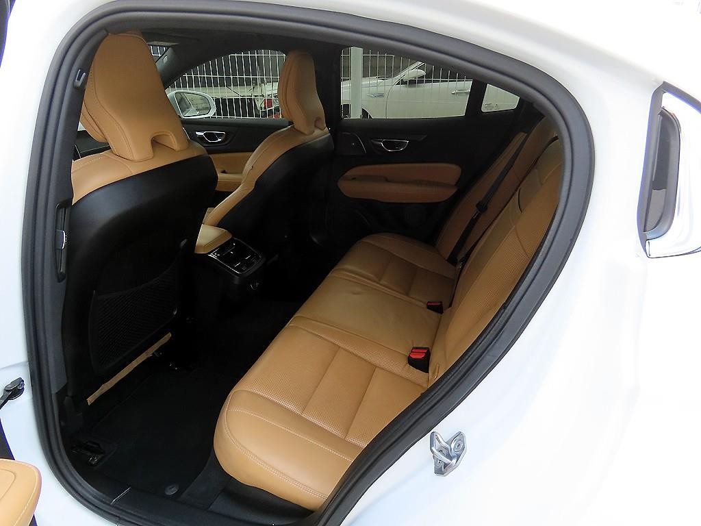 볼보 S60 S60(3세대) T5 인스크립션 이미지 6