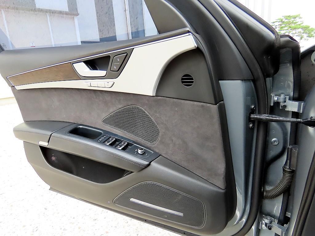 아우디 A8 뉴A8 4.0 TFSI 콰트로 LWB 이미지 11