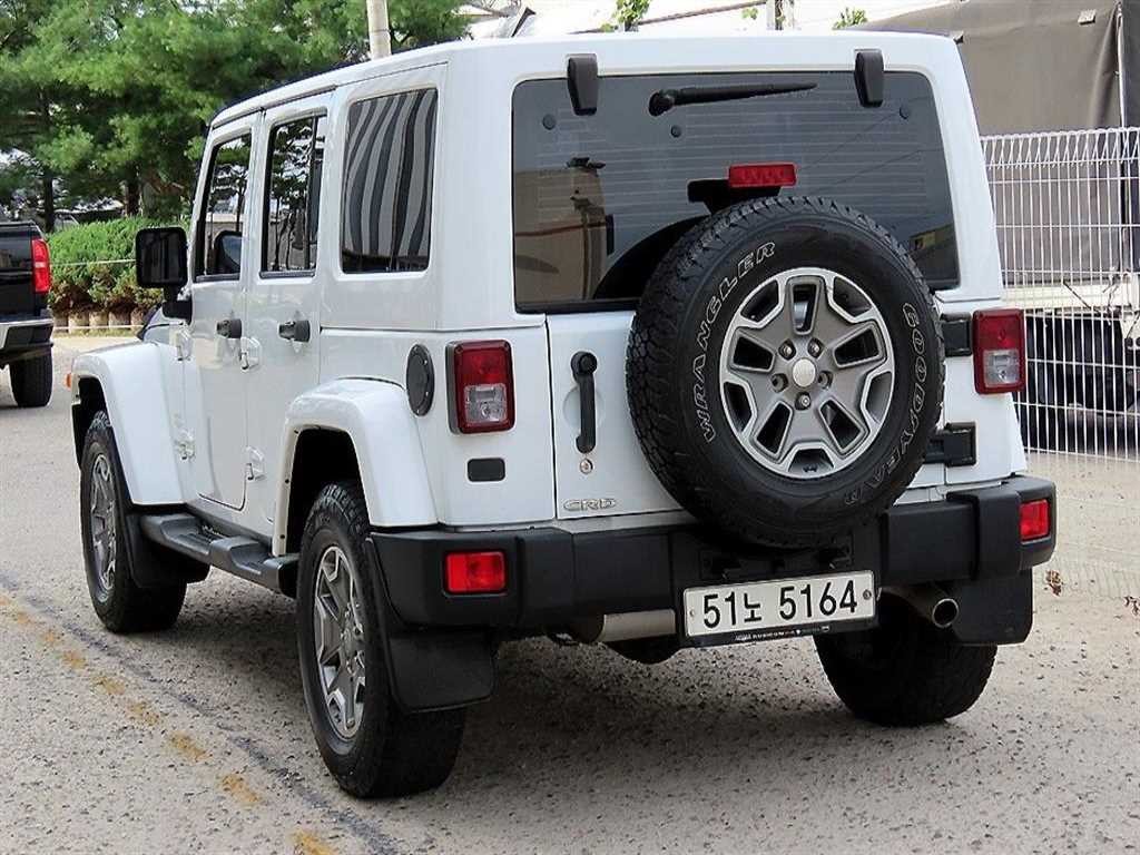 지프 랭글러 2.8 사하라 4DR 이미지 3