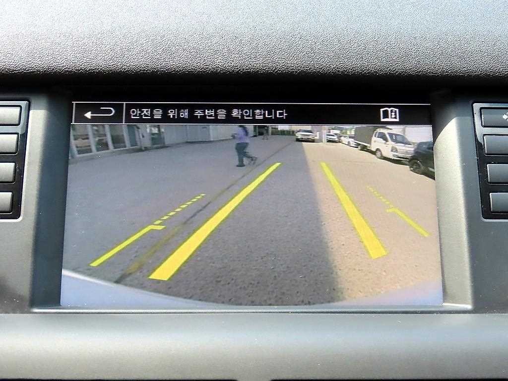 랜드로버 디스커버리 스포츠 2.0 TD4 HSE 럭셔리 이미지 13