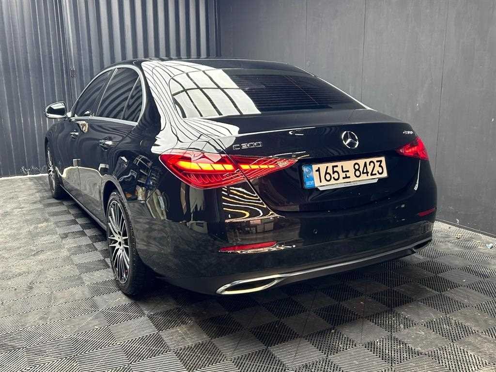 벤츠 C 클래스 C클래스 W206 C300 4MATIC 아방가르드 이미지 4
