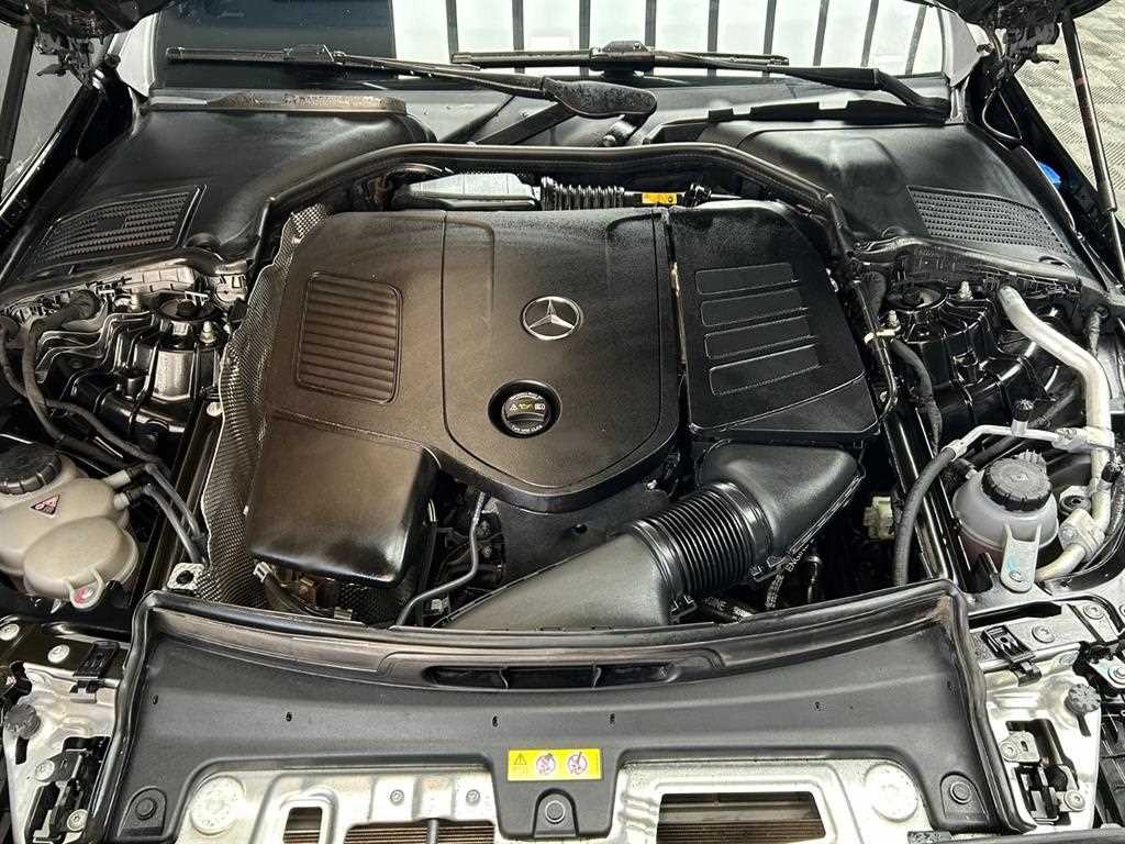 벤츠 C 클래스 C클래스 W206 C300 4MATIC 아방가르드 이미지 5