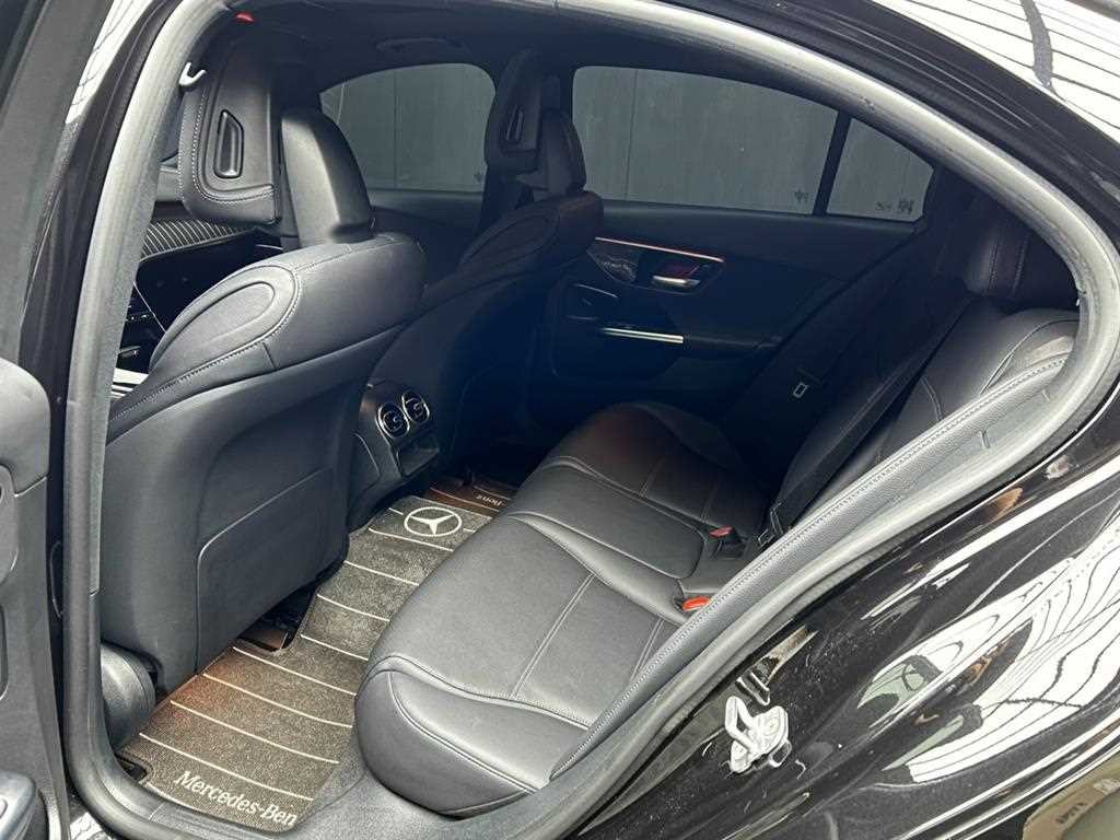 벤츠 C 클래스 C클래스 W206 C300 4MATIC 아방가르드 이미지 7